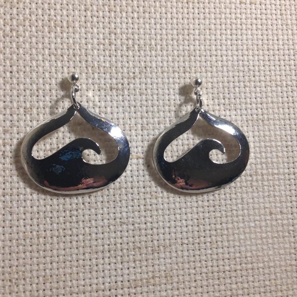 Silver Wave Handmade Earrings - Picture 6 of 8